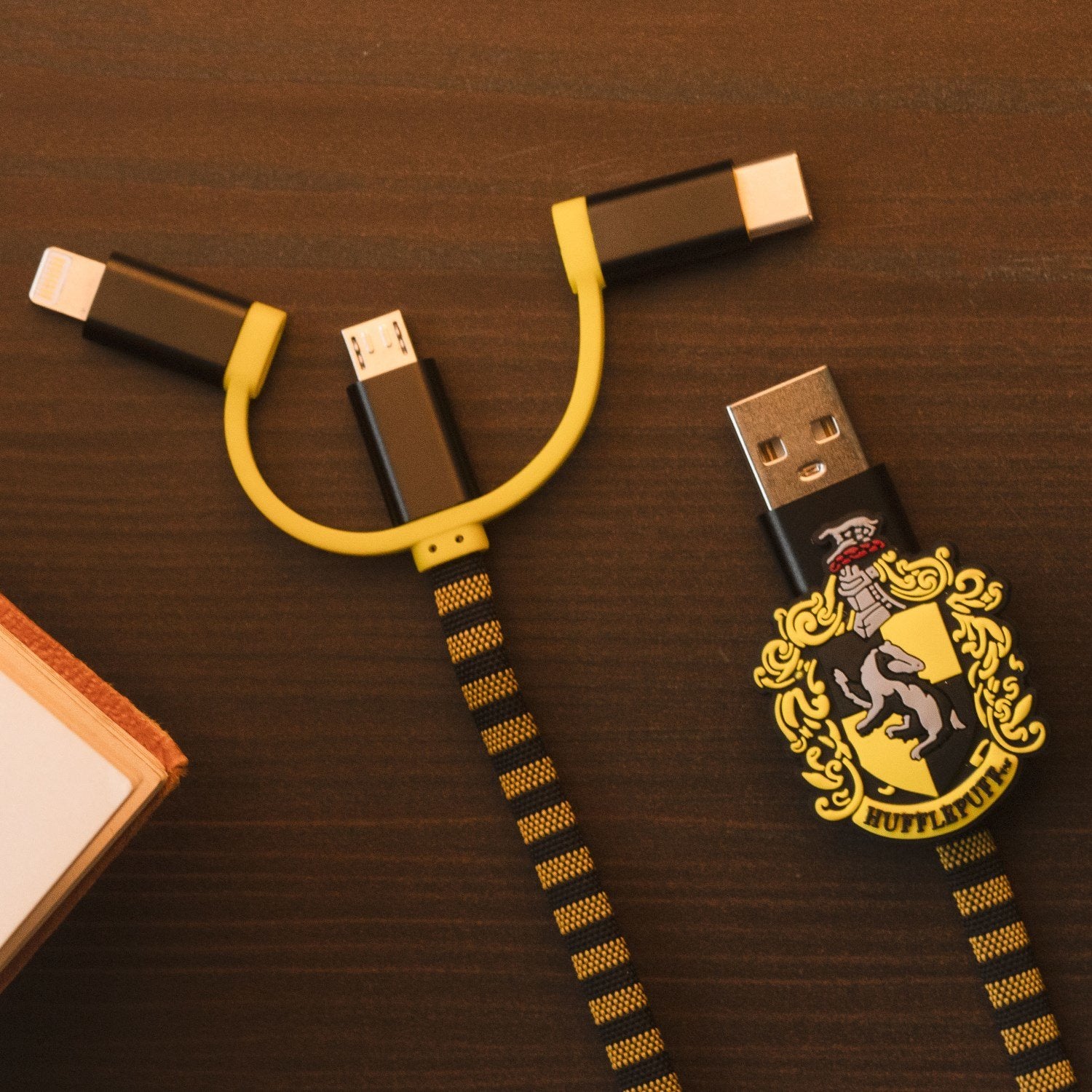 Cable Hogwarts Hufflepuff 3 En 1 Lightning/Micro/Usb-C