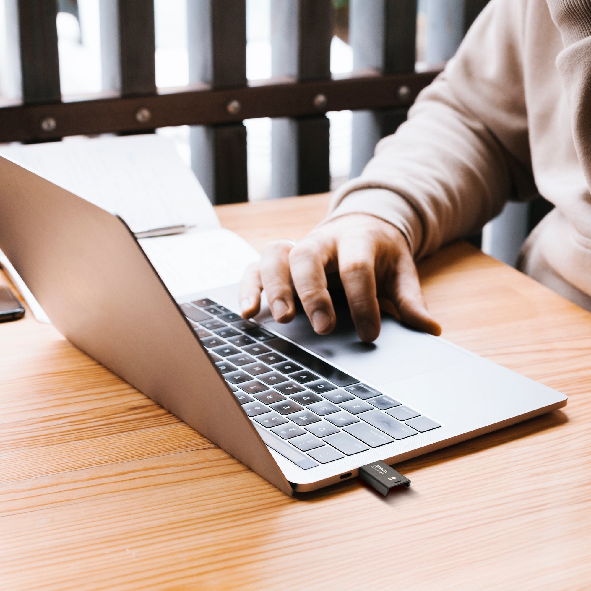 EAN 4711085949295 - ADATA UC320 unidad flash USB 64 GB USB tipo A 3.2 Gen 1 (3.1 Gen 1) Negro imagen 7