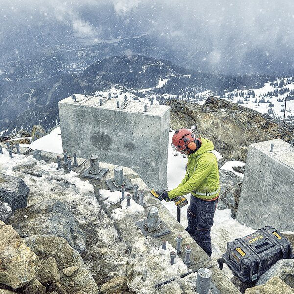 EAN 5035048734384 - DeWALT DCG418NT-XJ lijadora portátil Lijadora de banda Negro, Amarillo imagen 7