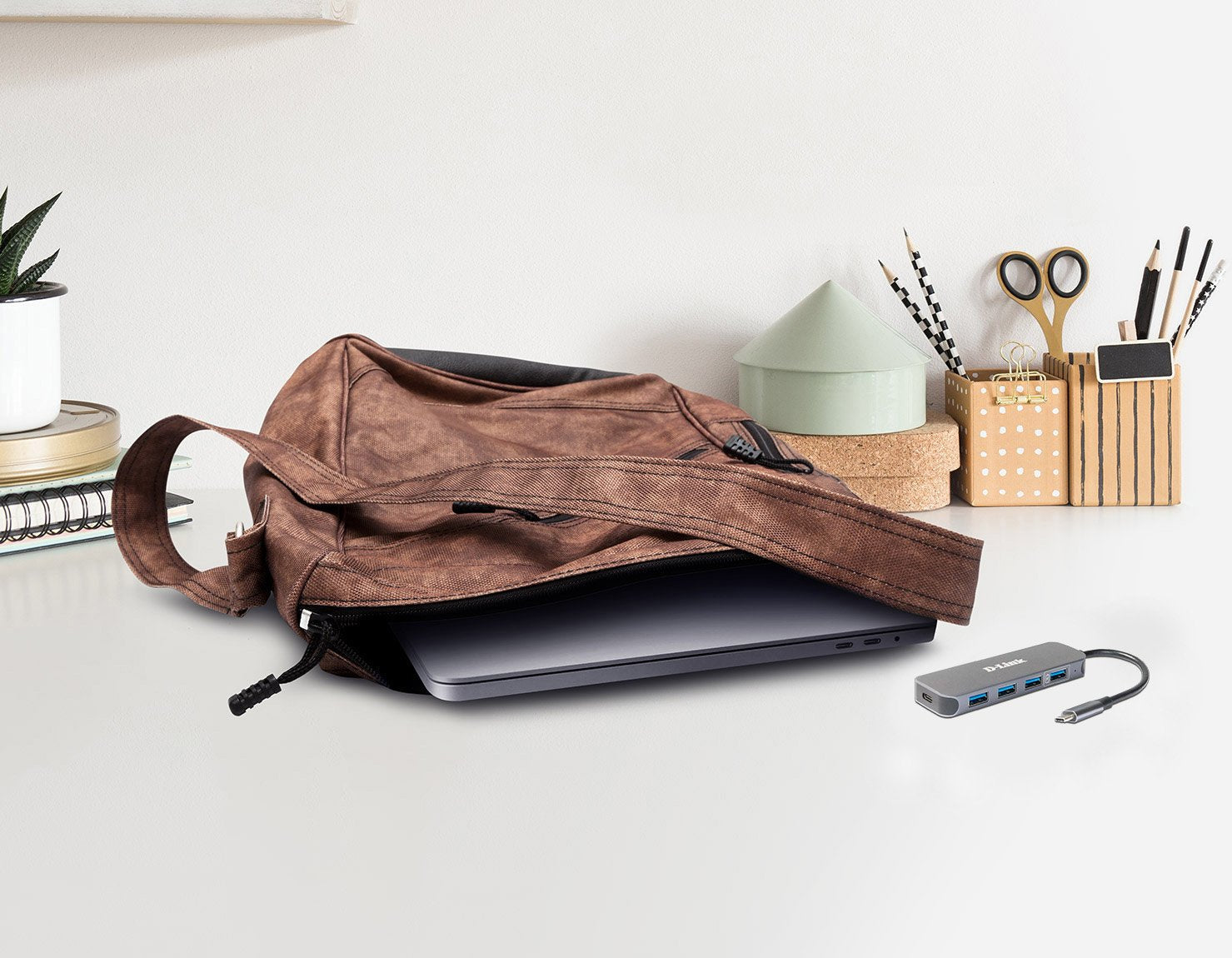 Usb-C Hub To 4 Usb 3.0 Ports Perp With 60w Usb-C Power Delivery