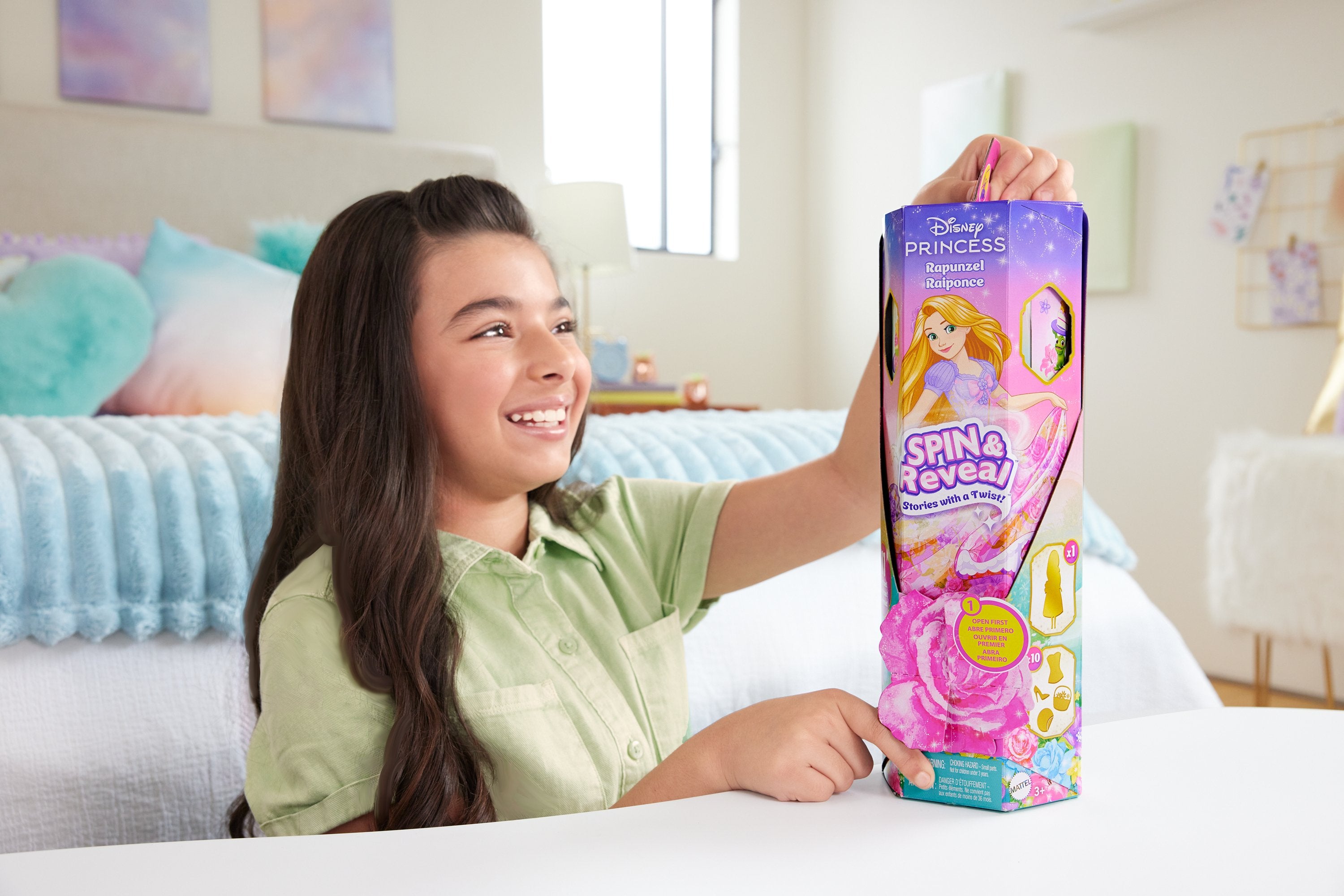 EAN 0194735239689 - Disney Princess HTV86 muñeca imagen 2