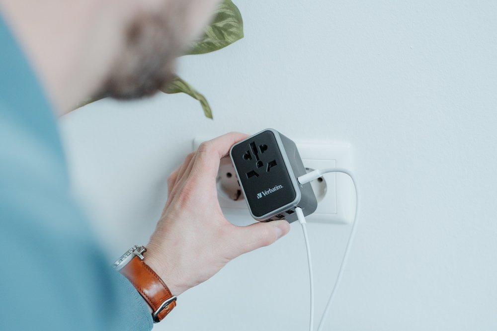 Verbatim Uta-04 Adaptador Con 1 Puerto Usb-C - 3 Puerto Usb-A - 1 Puerto Usb-C