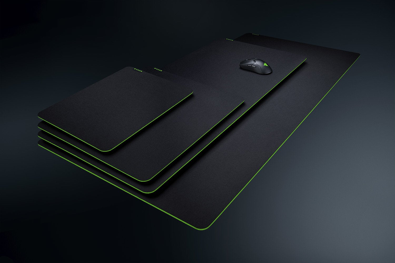 EAN 8886419318569 - Razer Gigantus V2 - 3XL Alfombrilla de ratón para juegos Negro, Verde imagen 2