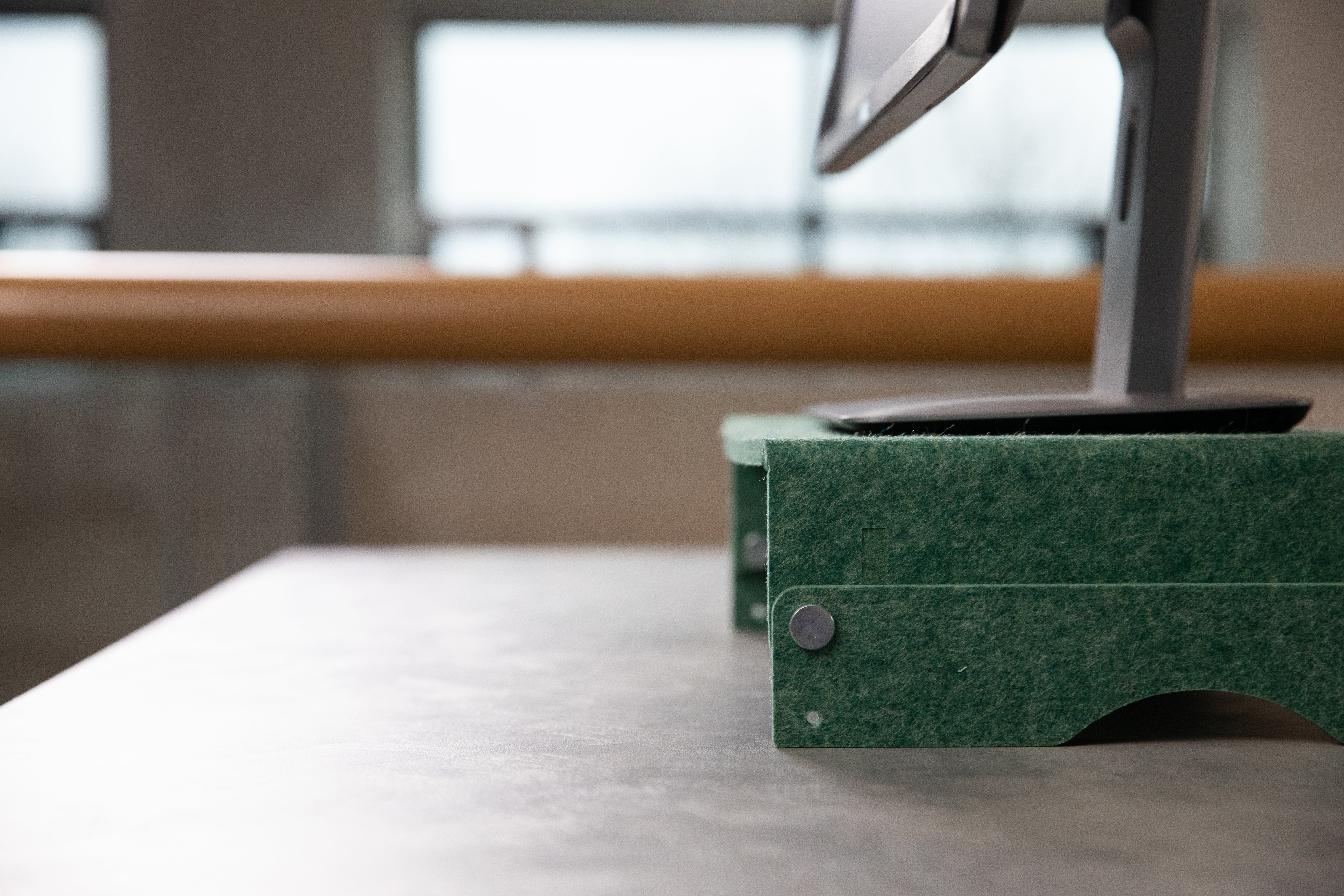 EAN 8719274674092 - BakkerElkhuizen Q-riser 110 Circular 76,2 cm (30") Escritorio Verde imagen 10