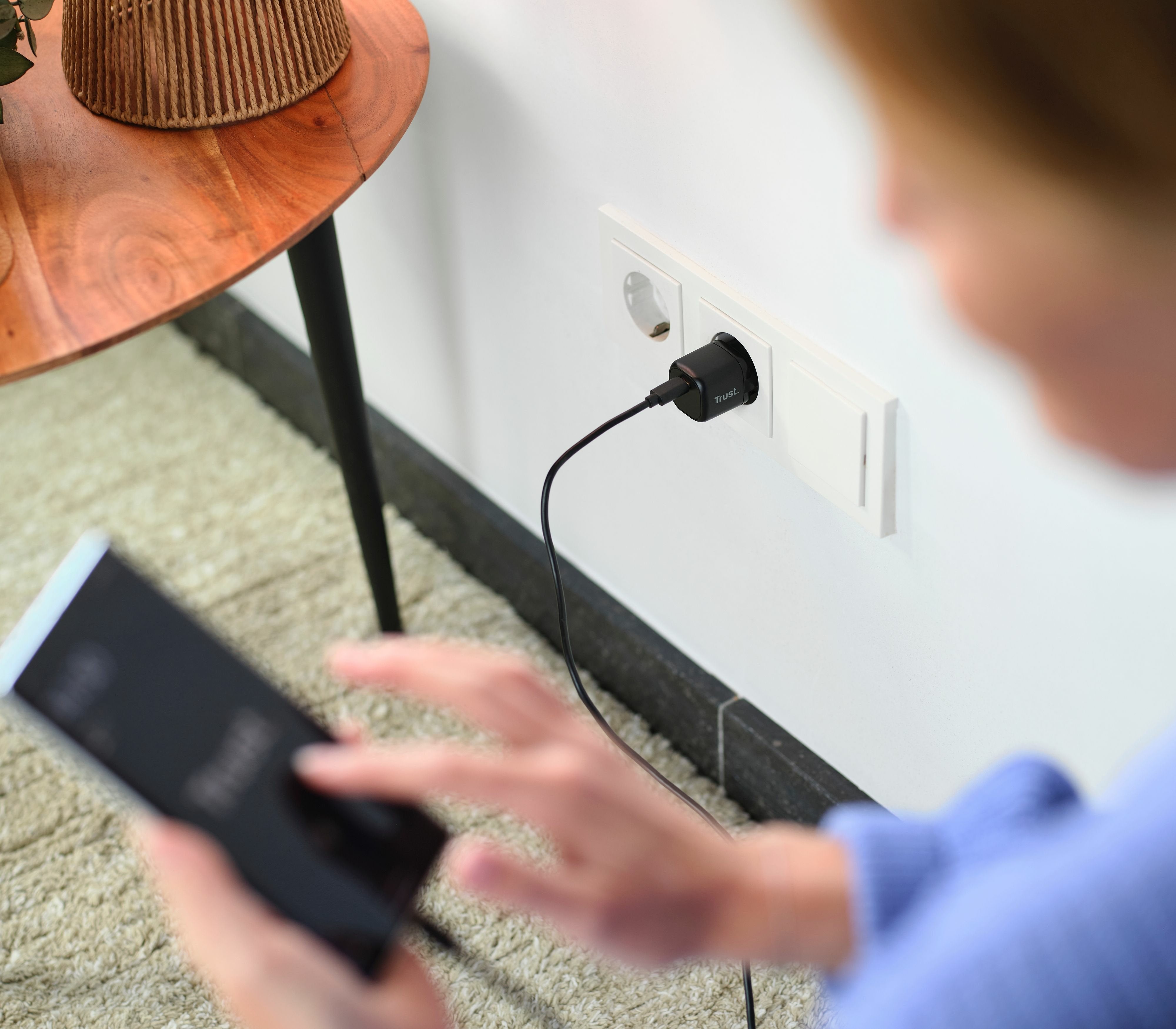 EAN 8713439251746 - Trust Maxo Universal Negro Corriente alterna Interior imagen 8