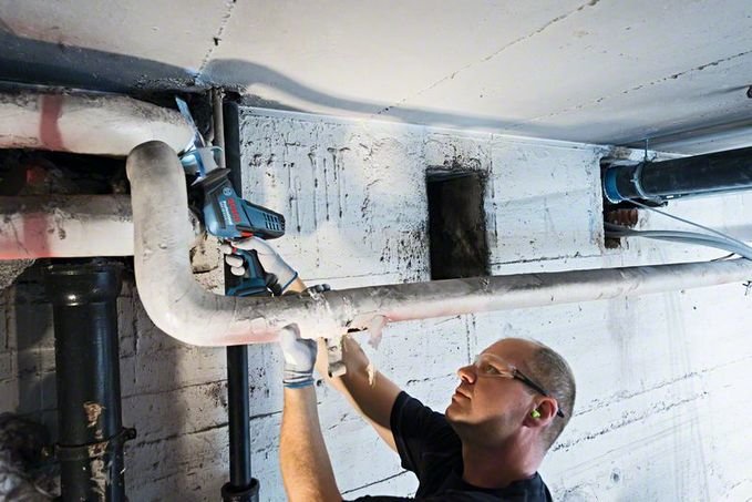 Sierra Alternativa Inalámbrica Bosch Gsa 18v-Li C Professional, 18 Voltios (Azul/Negro, 2x Batería Li-Ion 5,0ah, En L-Boxx)