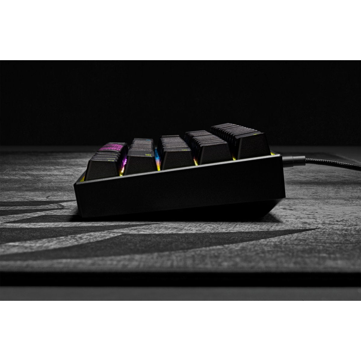 EAN 840006635758 - Corsair K65 RGB MINI 60% teclado Juego USB Alemán Negro imagen 12