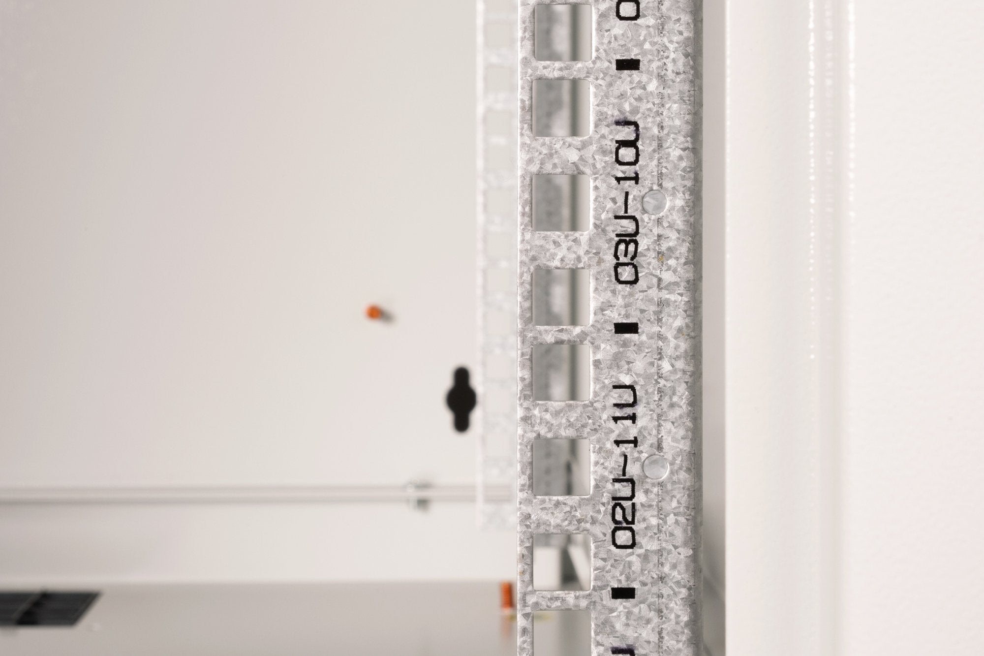 EAN 4016032180517 - Digitus DN-19 12U-6/6 armario rack Bastidor de pared Gris imagen 4