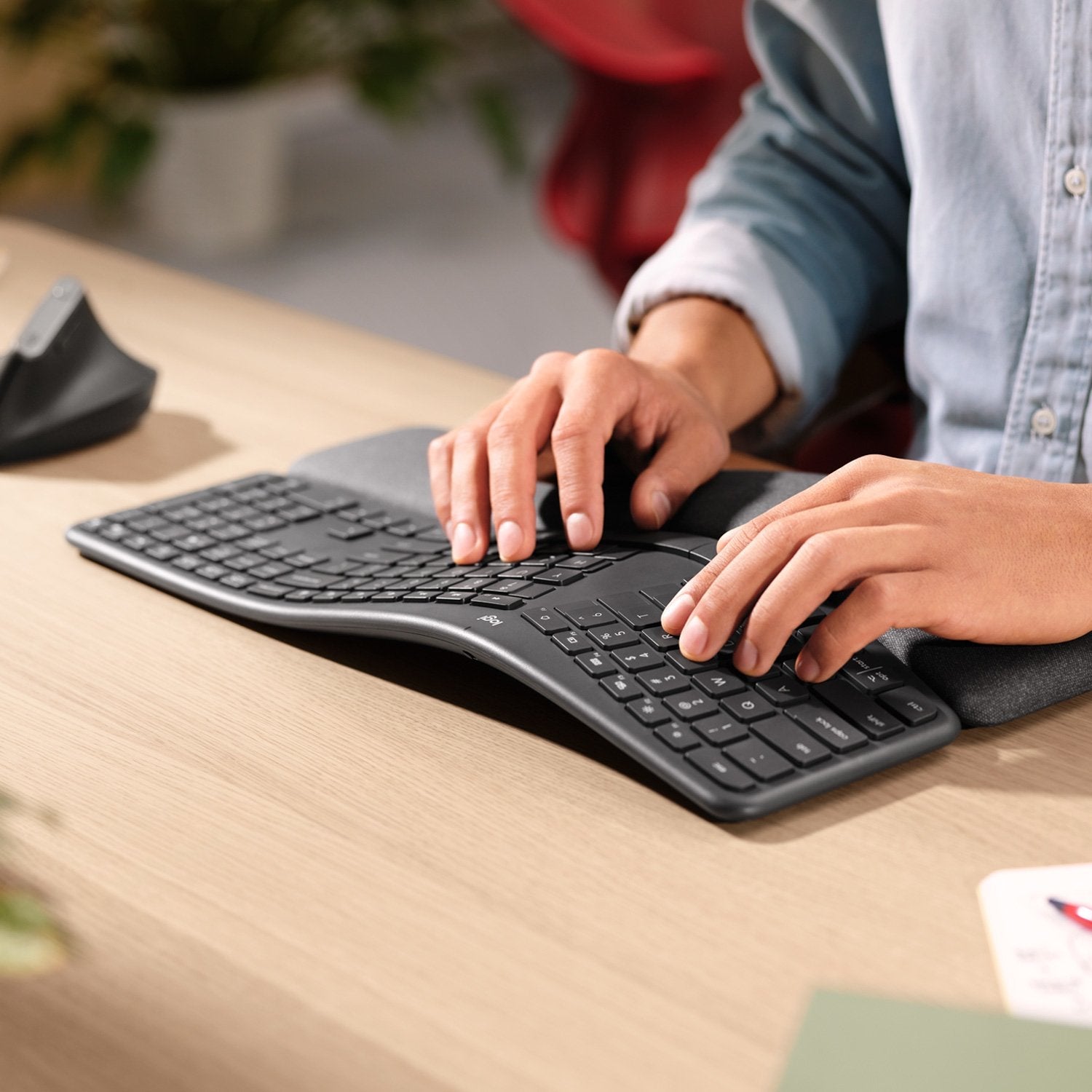 EAN 5099206094970 - Logitech 920-010108 teclado Oficina RF Wireless + Bluetooth Internacional de EE.UU. Grafito imagen 2