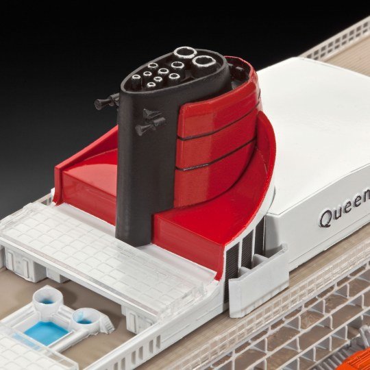 Model Plastikowy Statek Queen Mary 2 1:700