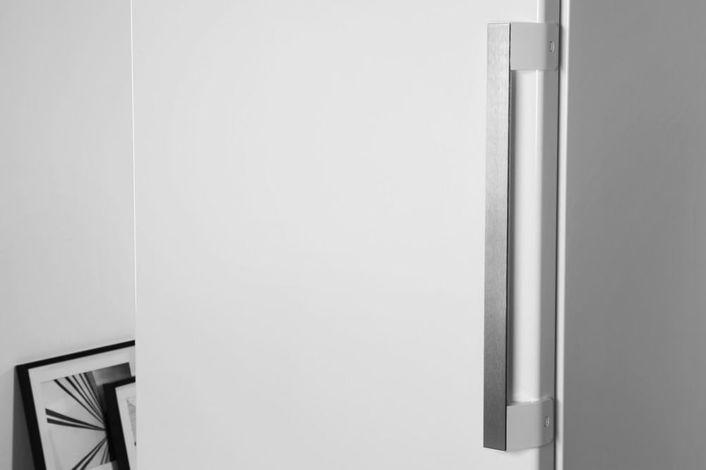EAN 8003437614675 - Whirlpool UW8 F2Y WBI F 2 Congelador vertical Independiente 263 L Blanco imagen 2