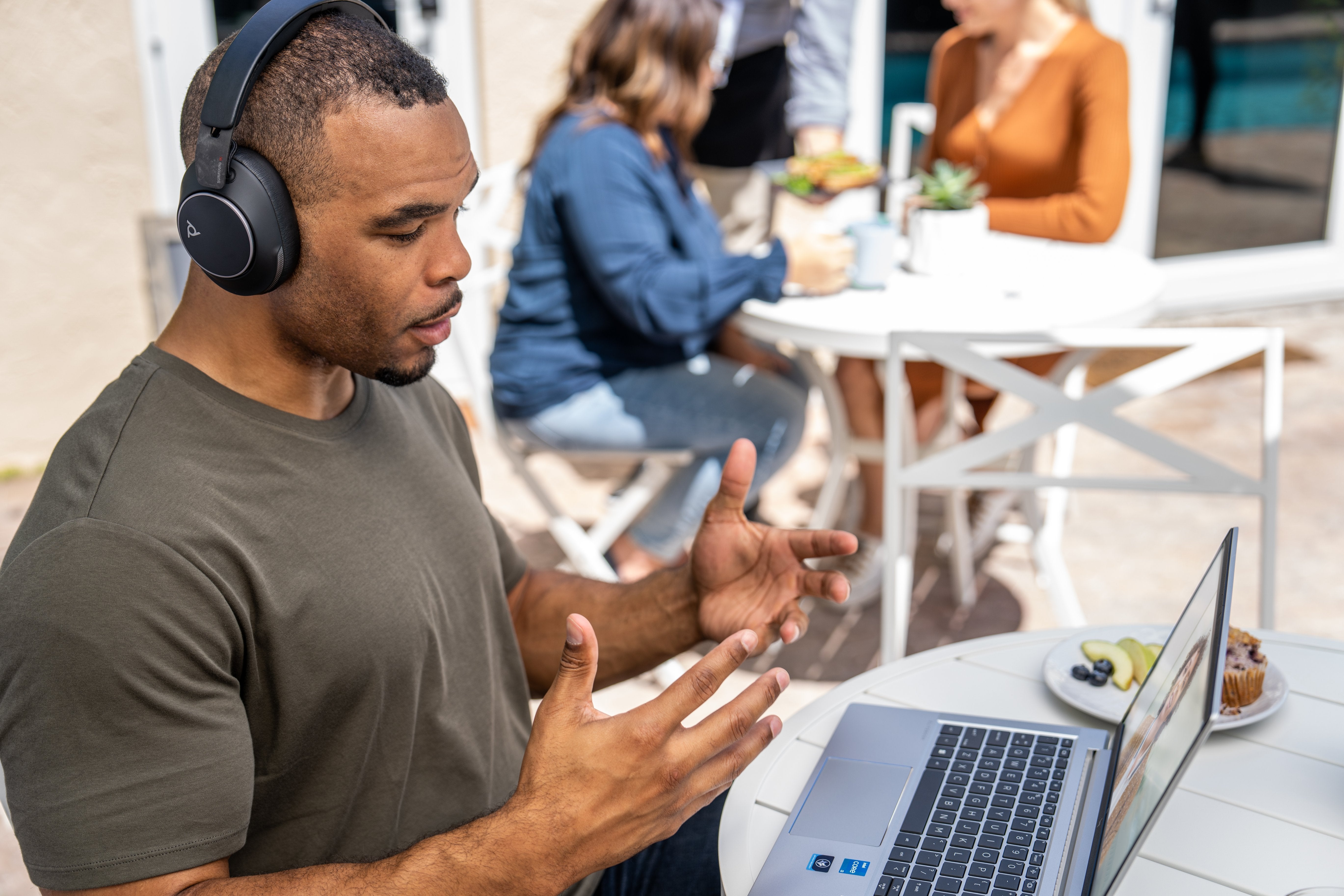 Auriculares Hp Poly Voyager Surround 80 Uc 8h2g3aa