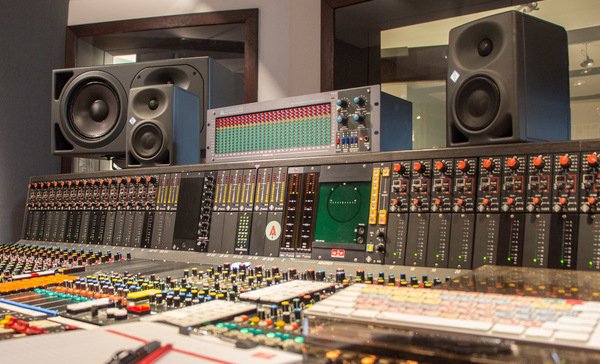 Neumann Kh 80 Dsp A G - Monitor De Estudio Activo De 2 Vías (4«+1»)