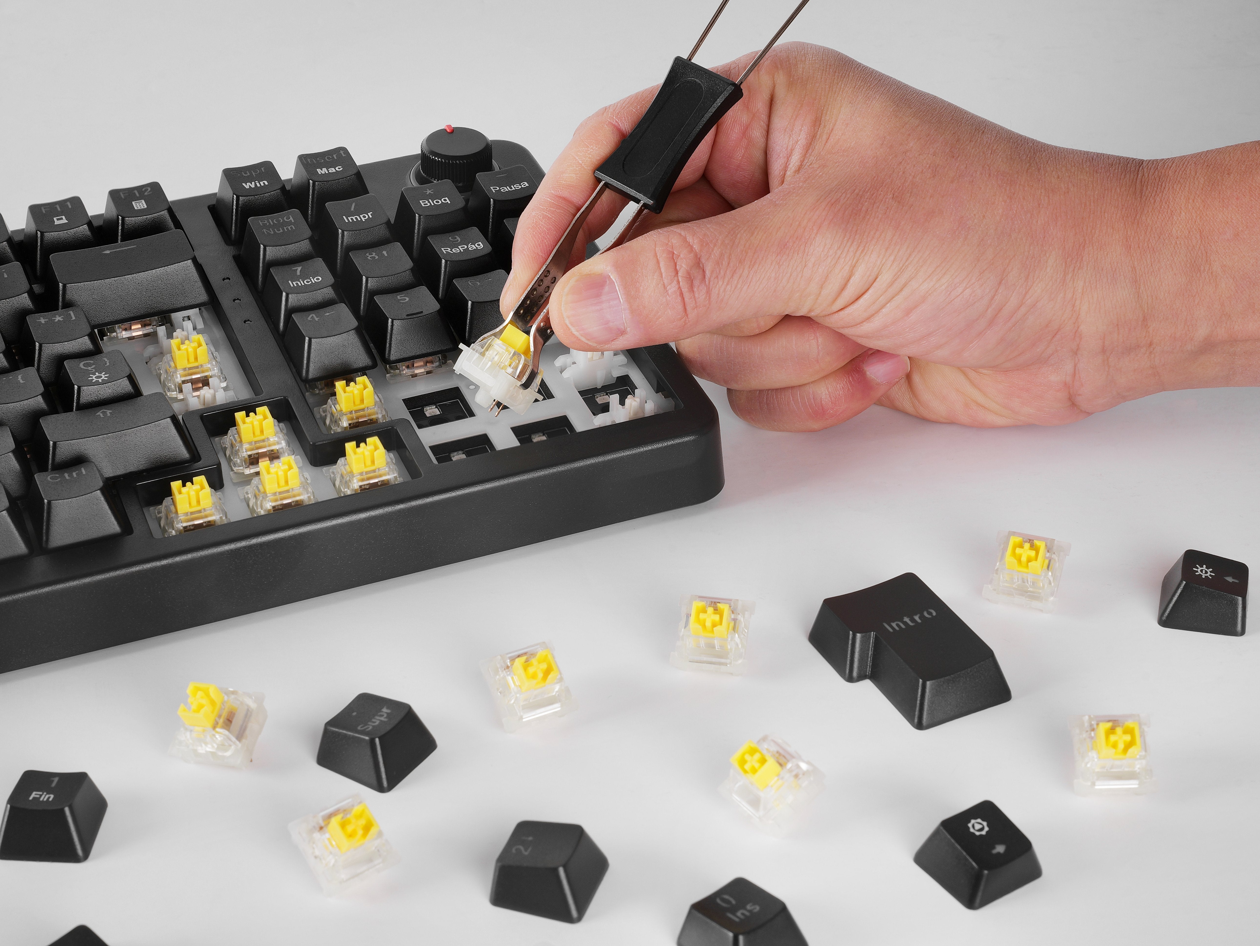 Teclado Mecanico Mkpro Switch Linear Silent Rgb Negro Mars Gaming Iluminación Rgb / Teclado Completo / Switches Mecánicos Intercambiables En Caliente