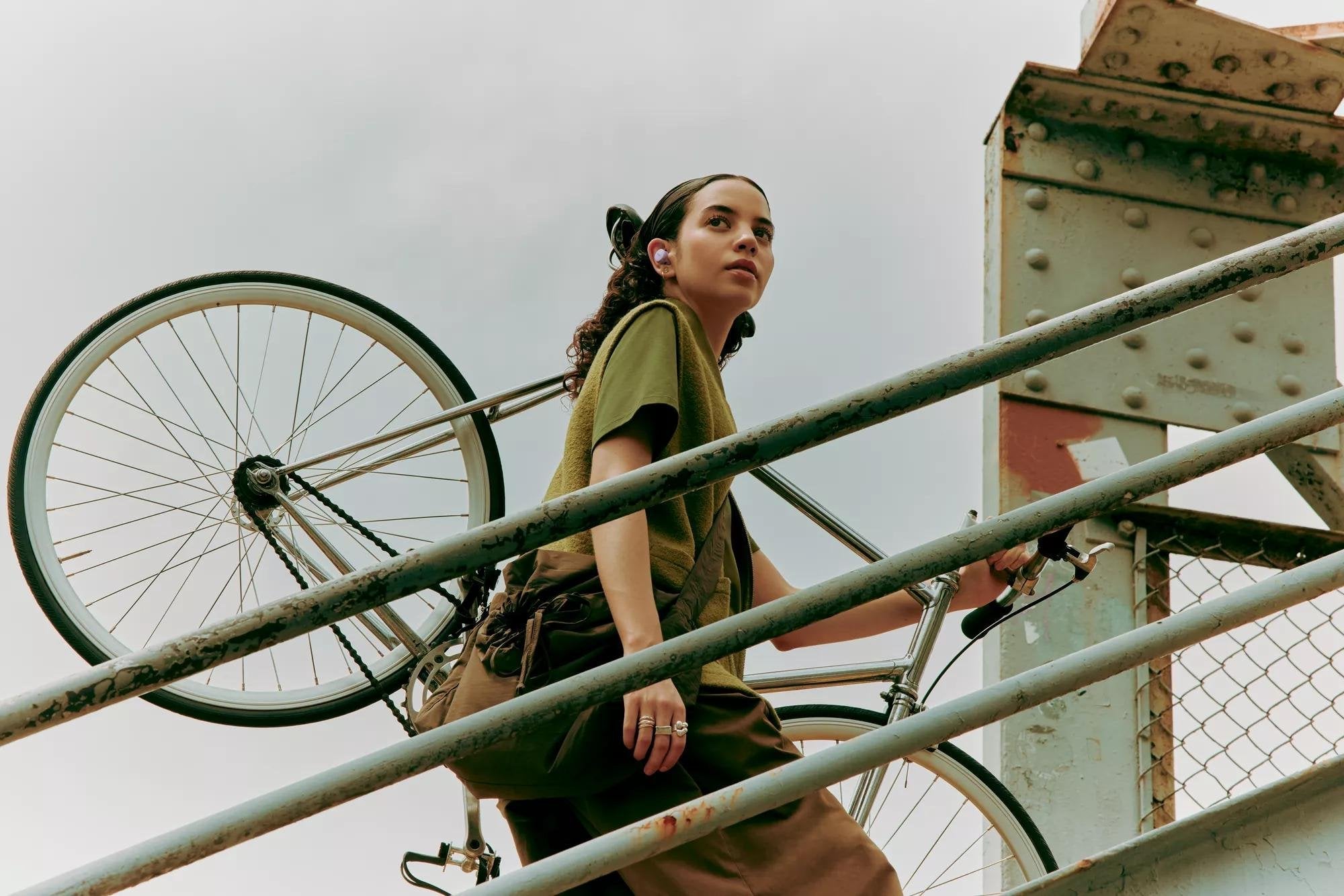 EAN 0017817853200 - Bose 888507-0300 auricular y casco Auriculares Inalámbrico Dentro de oído Bluetooth Lila imagen 12