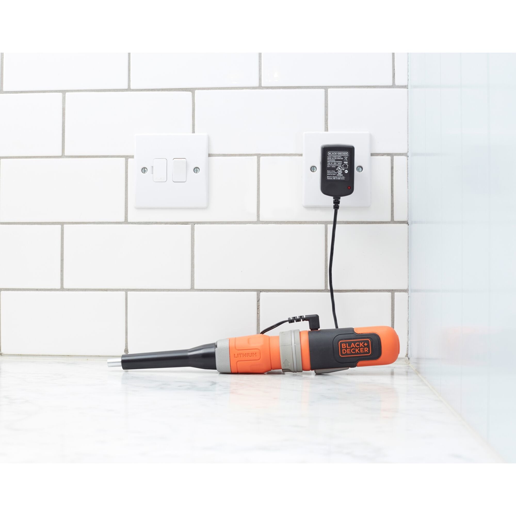 EAN 5035048699966 - Black & Decker BCF603C-QW destornillador eléctrico y llave de impacto 180 RPM Negro, Naranja imagen 12