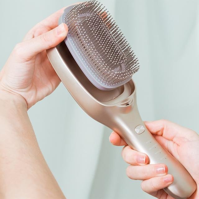 EAN 8435771907418 - Cecotec HairCare Revitalize Champagne Adulto Cepillo paleta para el pelo Champán 1 pieza(s) imagen 10