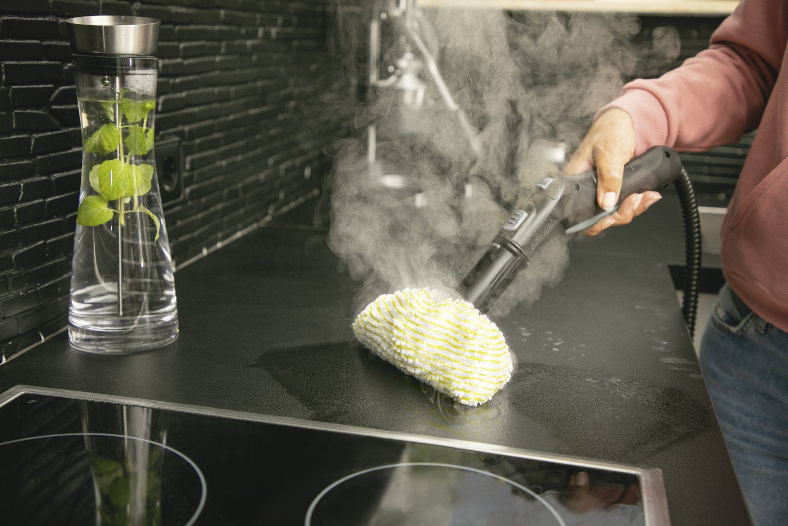 Limpiador A Vapor Kärcher Sc 4 Easyfix Iron Blanco Negro, 2.000 W, Incl. Plancha De Vapor A Presión 1.512-631.0