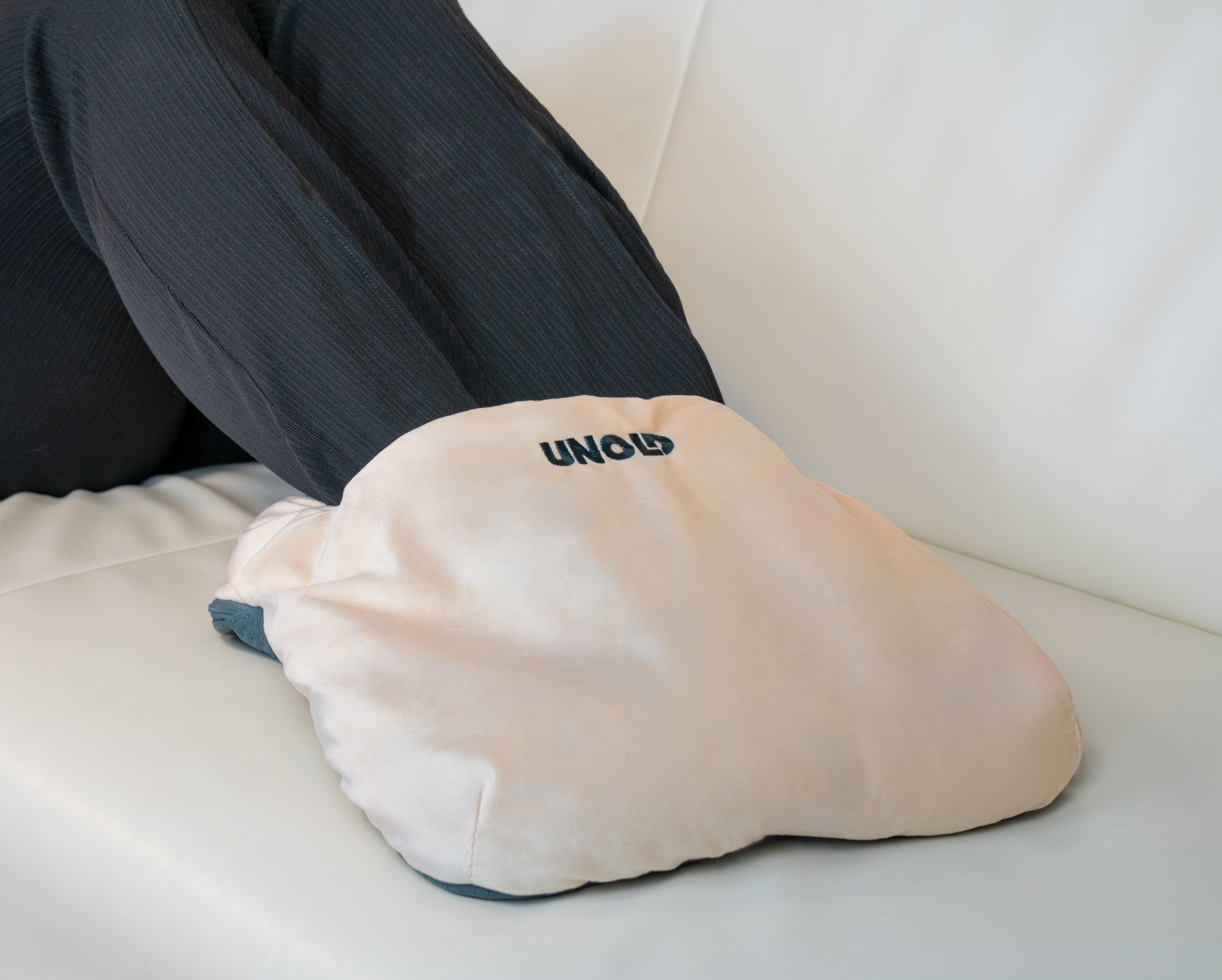 EAN 4011689860300 - Unold Wärmi Fußwärmekissen beige 86030 botella eléctrica para calentar agua imagen 2