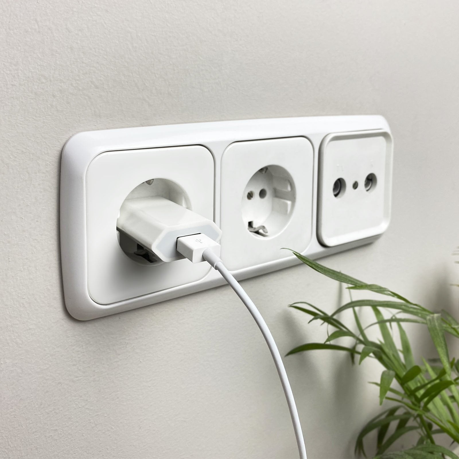 Nanocable Mini Cargador De Red Usb 5v - Blanco