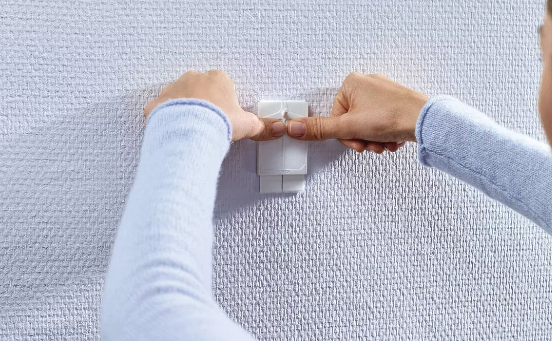 EAN 4042448351104 - TESA 77776-00001-00 Interior Gancho universal Blanco 2 pieza(s) imagen 4