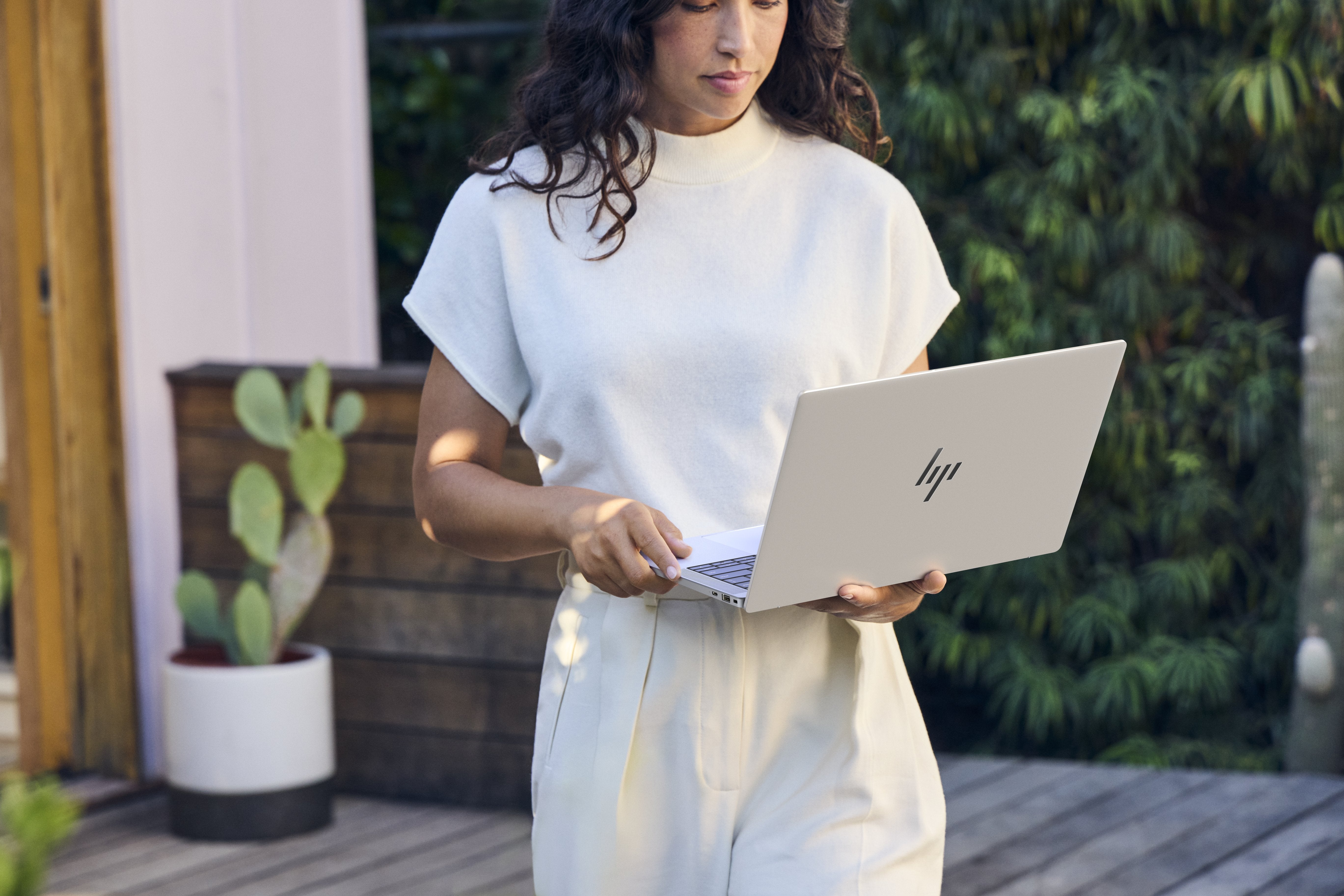 EAN 0821844971420 - HP EliteBook X G2a 14 inch Notebook Next Gen AI PC Wolf Pro Security Edition Copilot+ PC AMD Ryzen AI 5 P imagen 13