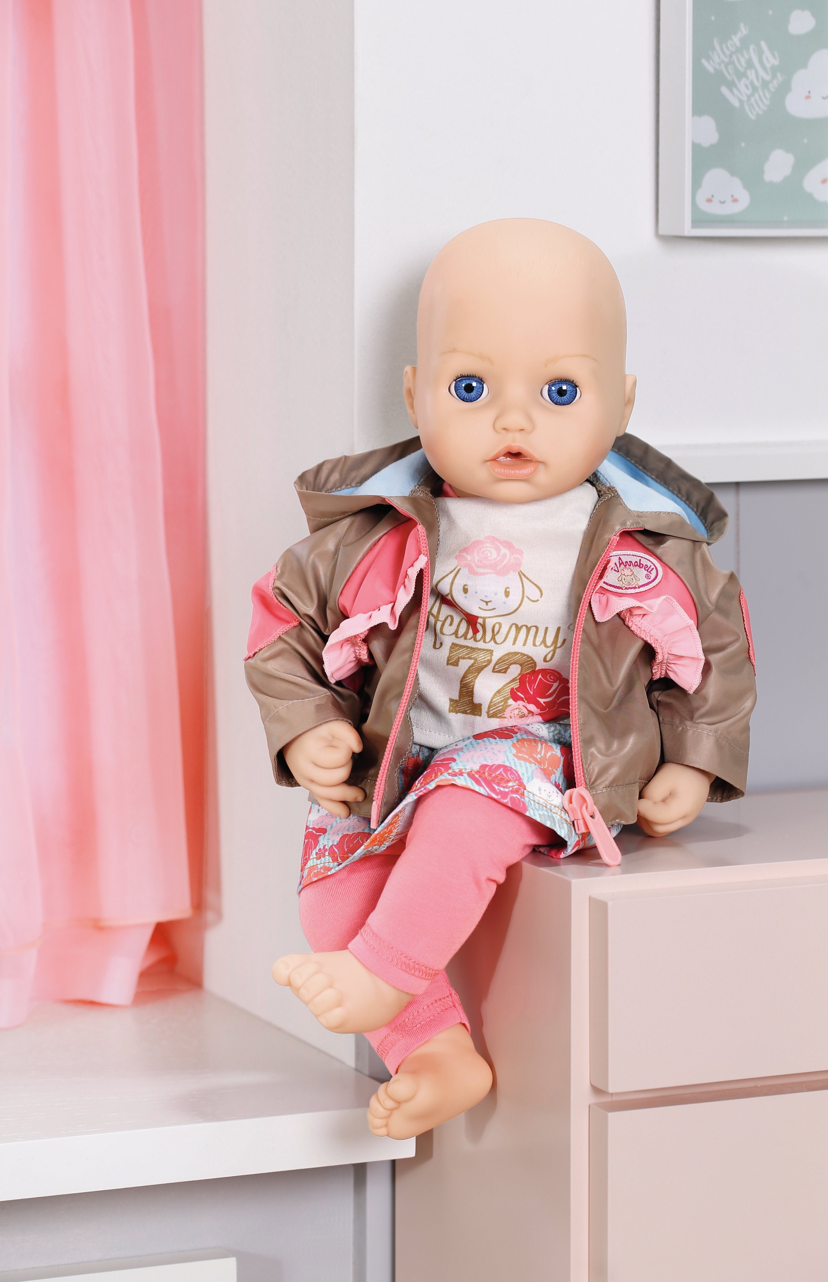 EAN 4001167701973 - Baby Annabell Travel Jeans 2 ass. 43cm Juego de ropita para muñeca imagen 4