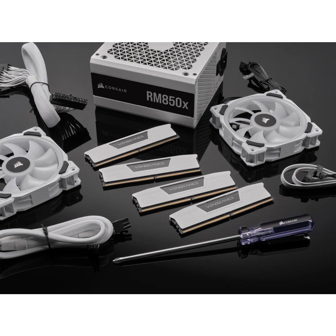 EAN 0840440486121 - Corsair Vengeance RGB CMK48GX5M2B6000C30W módulo de memoria 48 GB 2 x 24 GB DDR5 6000 MT/s 288-pin DIMM imagen 4
