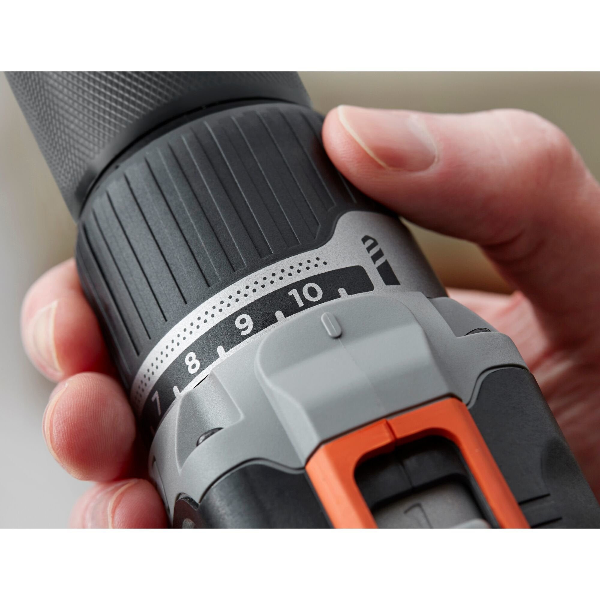 Kit De Batería Black Decker Bcd003mem2k-Qw B&D De 18 V Y 2,0 Y 4,0 Ah, 1 A, Con Cargador