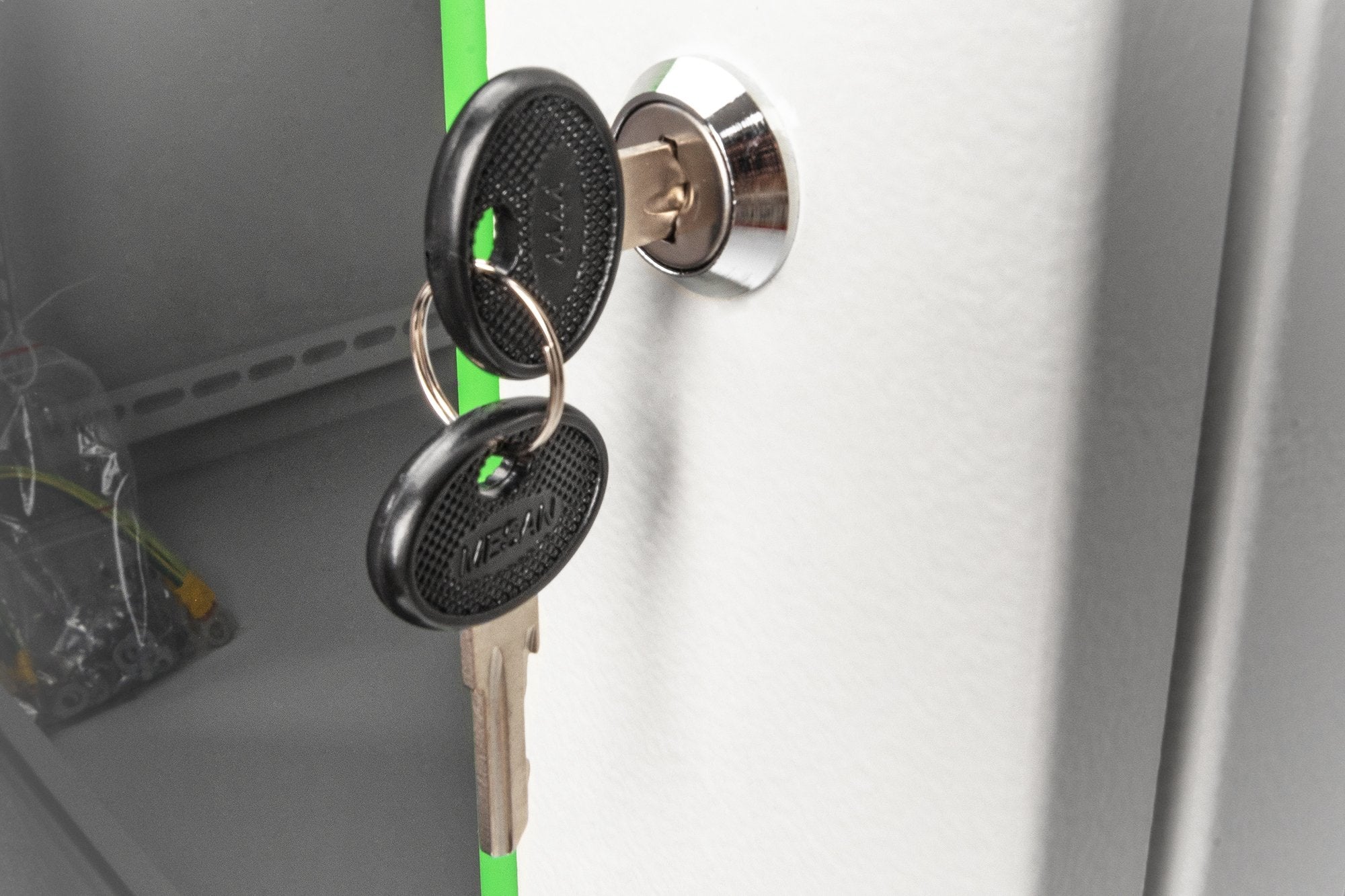 EAN 4016032490500 - Digitus DN-19-KEY-4444 accesorio de bastidor Llave de cierre imagen 2