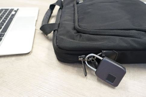 Cerradura De Huella Digital Schwaiger Con Grillete De Acero