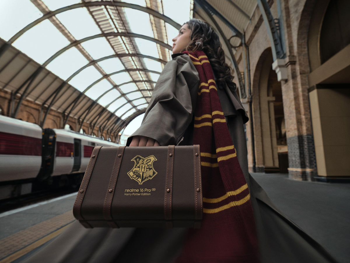 Móvil Realme 16 Pro (Harry Potter Edition) Marrón 256 Gb 12 Gb Ram 6.78" Amoled De 144hz Dimensity 7300 Max 5g 6500 Mah