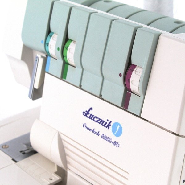 Maquina De Coser Lucznik Overlock 820d-3