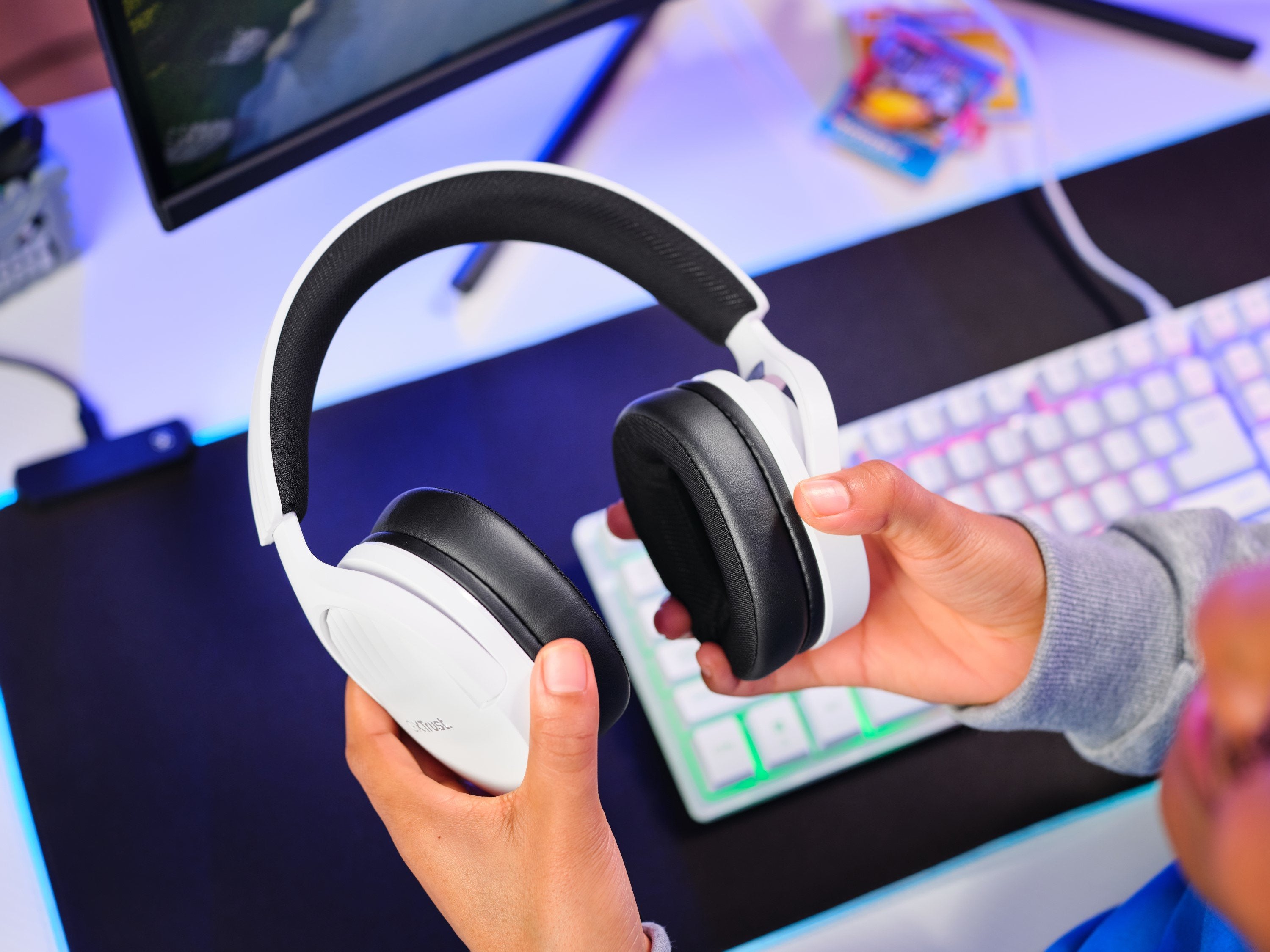 EAN 8713439252101 - Trust GXT 489W FAYZO Auriculares Alámbrico Diadema Juego Negro, Blanco imagen 9