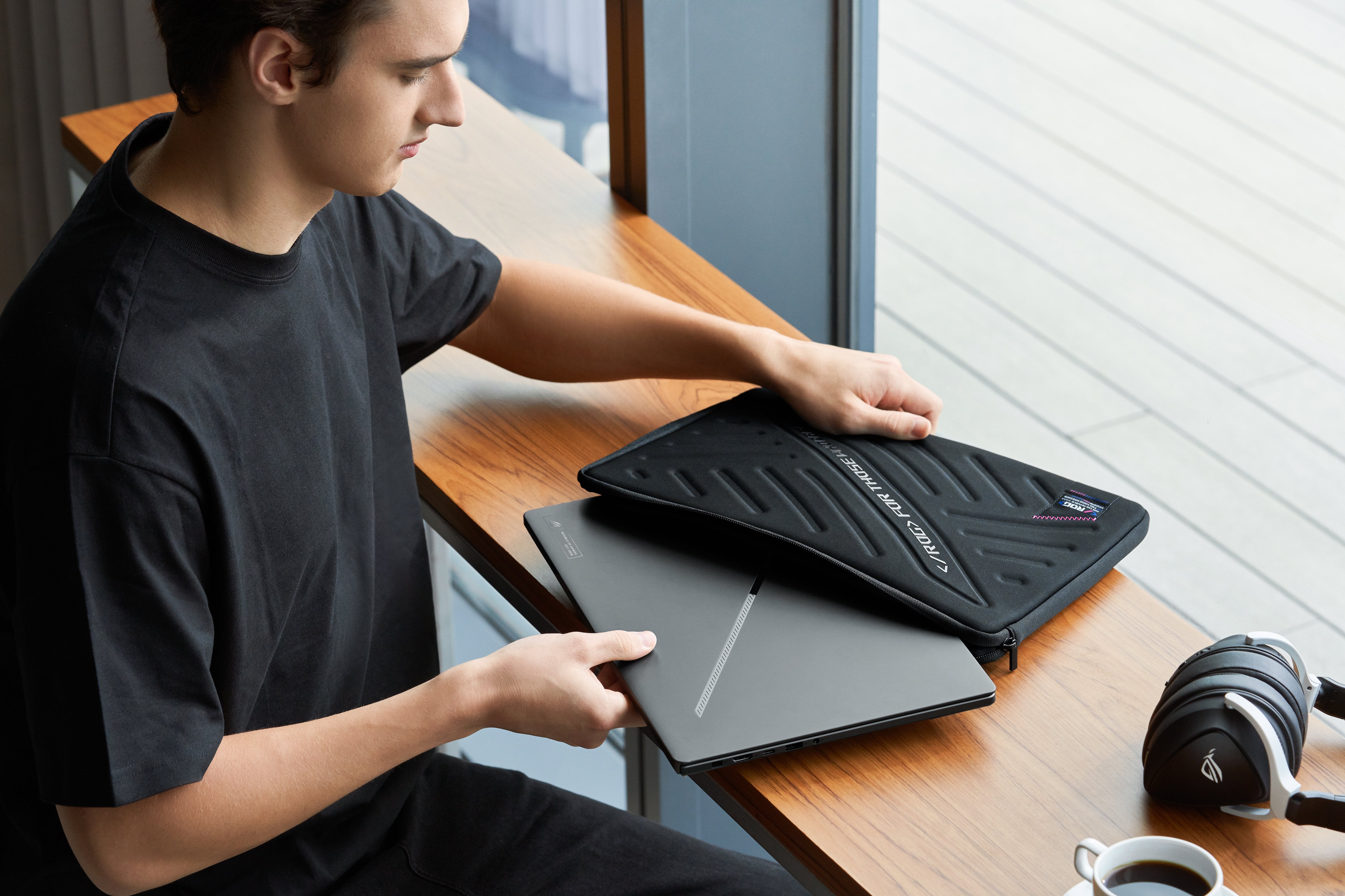 EAN 4711387899915 - ASUS ROG Zephyrus G16 GU605CX-QR113W 40,6 cm (16") LPDDR5x-SDRAM Wi-Fi 7 (802.11be) imagen 21