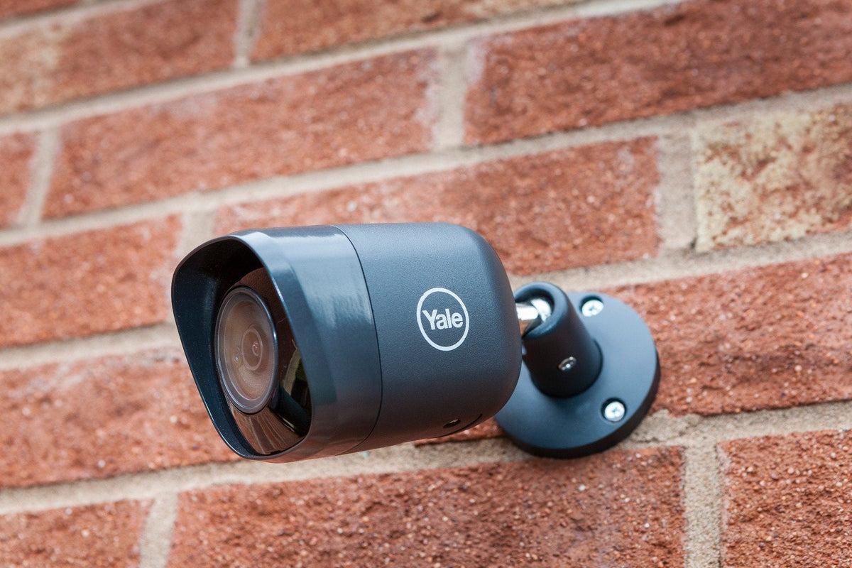 Assa Abloy Yale Essentials Smart Home Cctv Kit - Dvr + Cámara(S) - Con Cable (Lan)