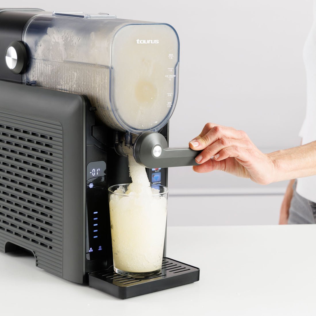 EAN 8414234690012 - Taurus ICE FLOW 2600 Máquina para elaborar postres congelados 200 W Negro imagen 3