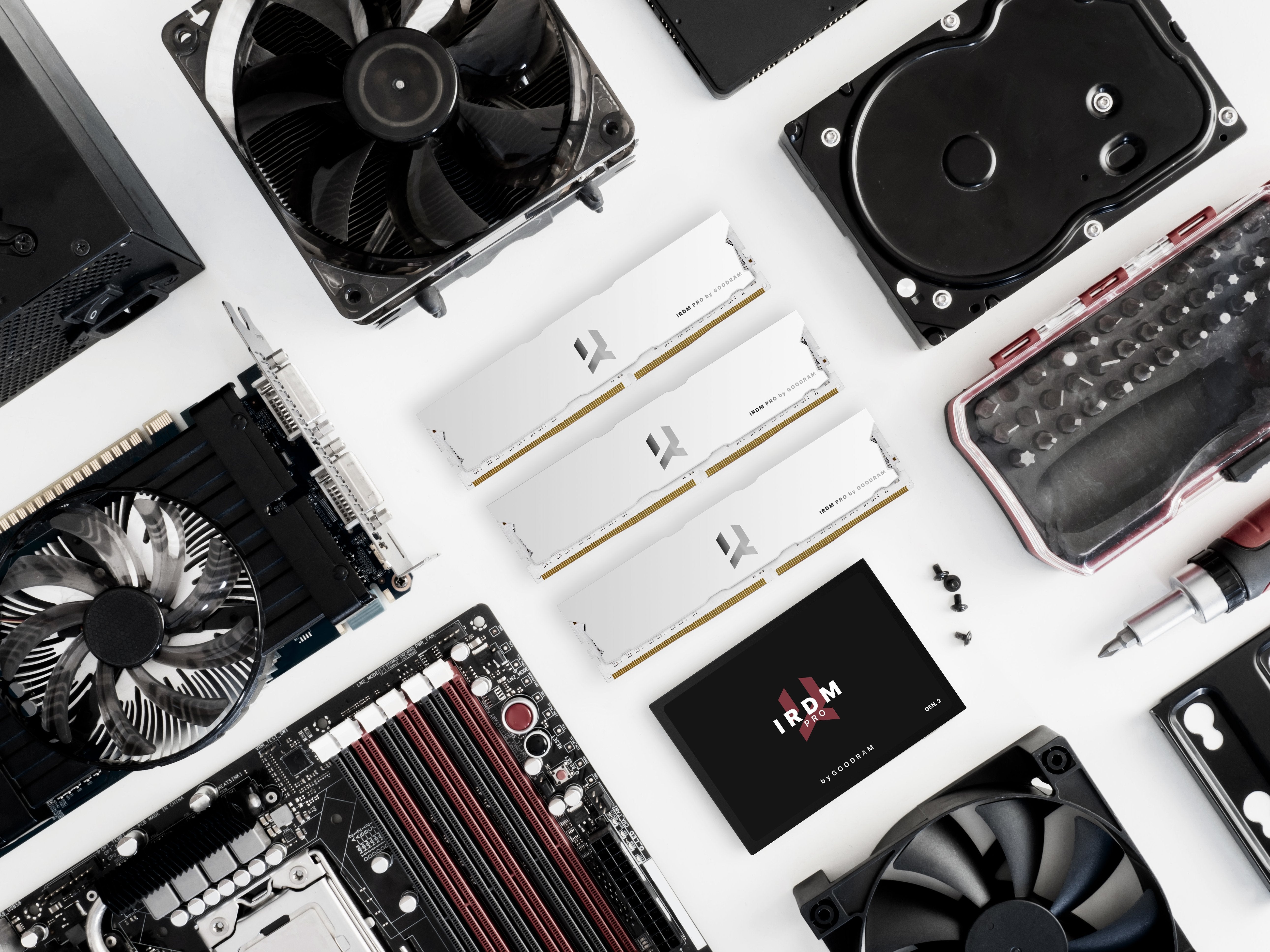 Memoria Ddr4 Gaming Goodram 8gb 4000mhz Pc4 32000 Cl 18 Irdm Pro White 1.35v