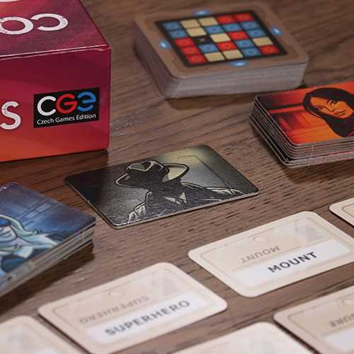 Pegasus Codenames, Juego De Rompecabezas Juego Del Año 2016, Edición En Inglés Cge00031