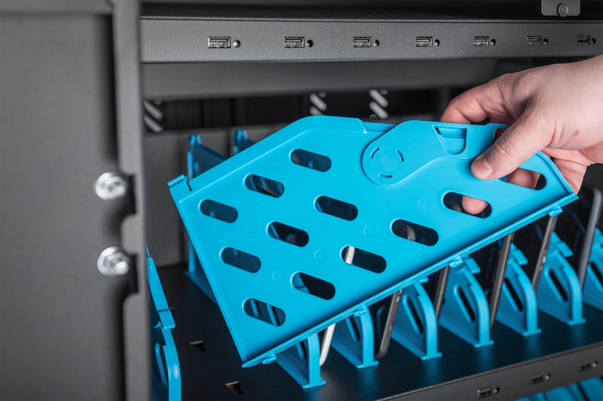 EAN 4016032477617 - Digitus DN-45002 carrito y armario de dispositivo portátil Independiente Negro imagen 12