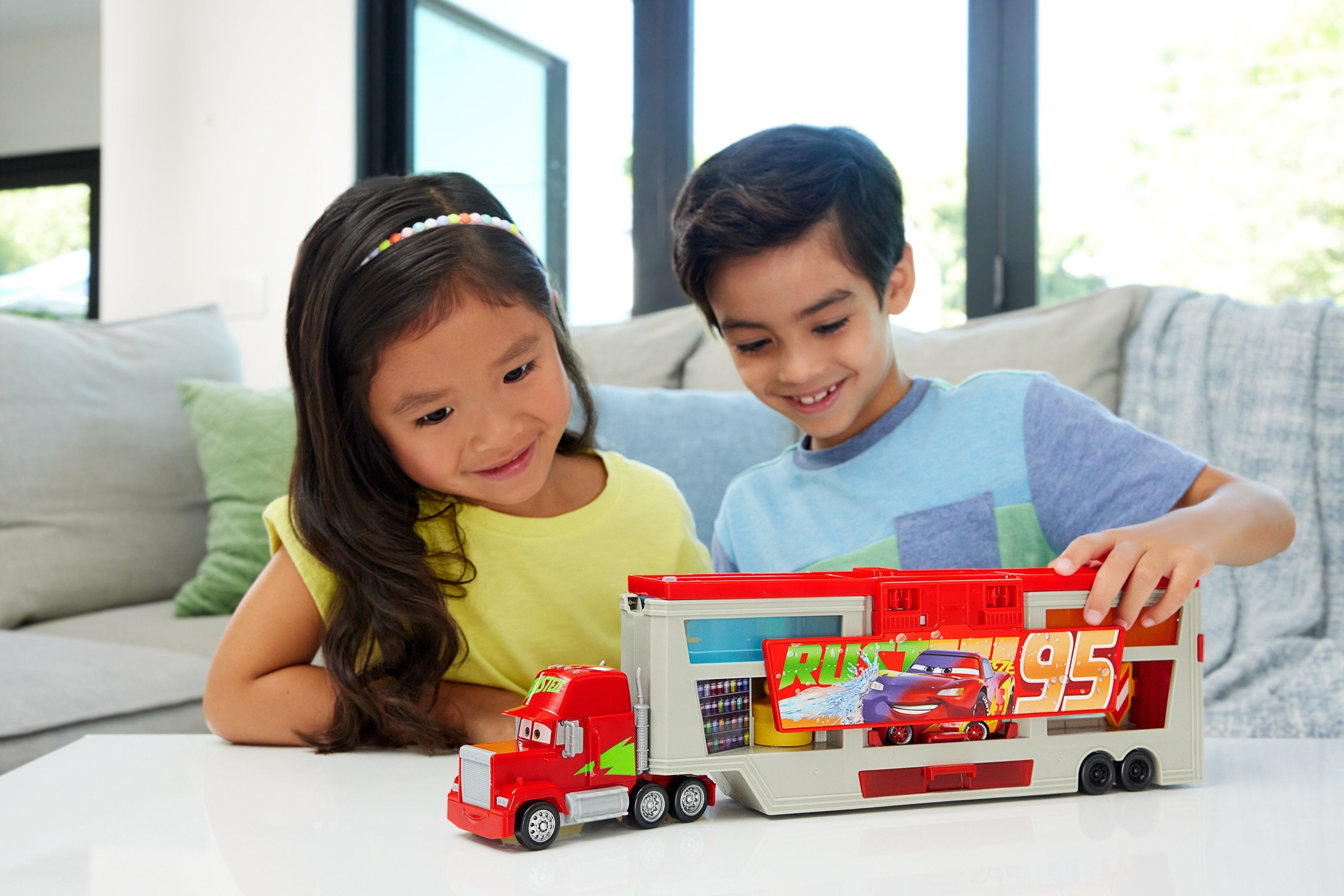 Mack Taller De Pintura Movil Cars Disney Pixar