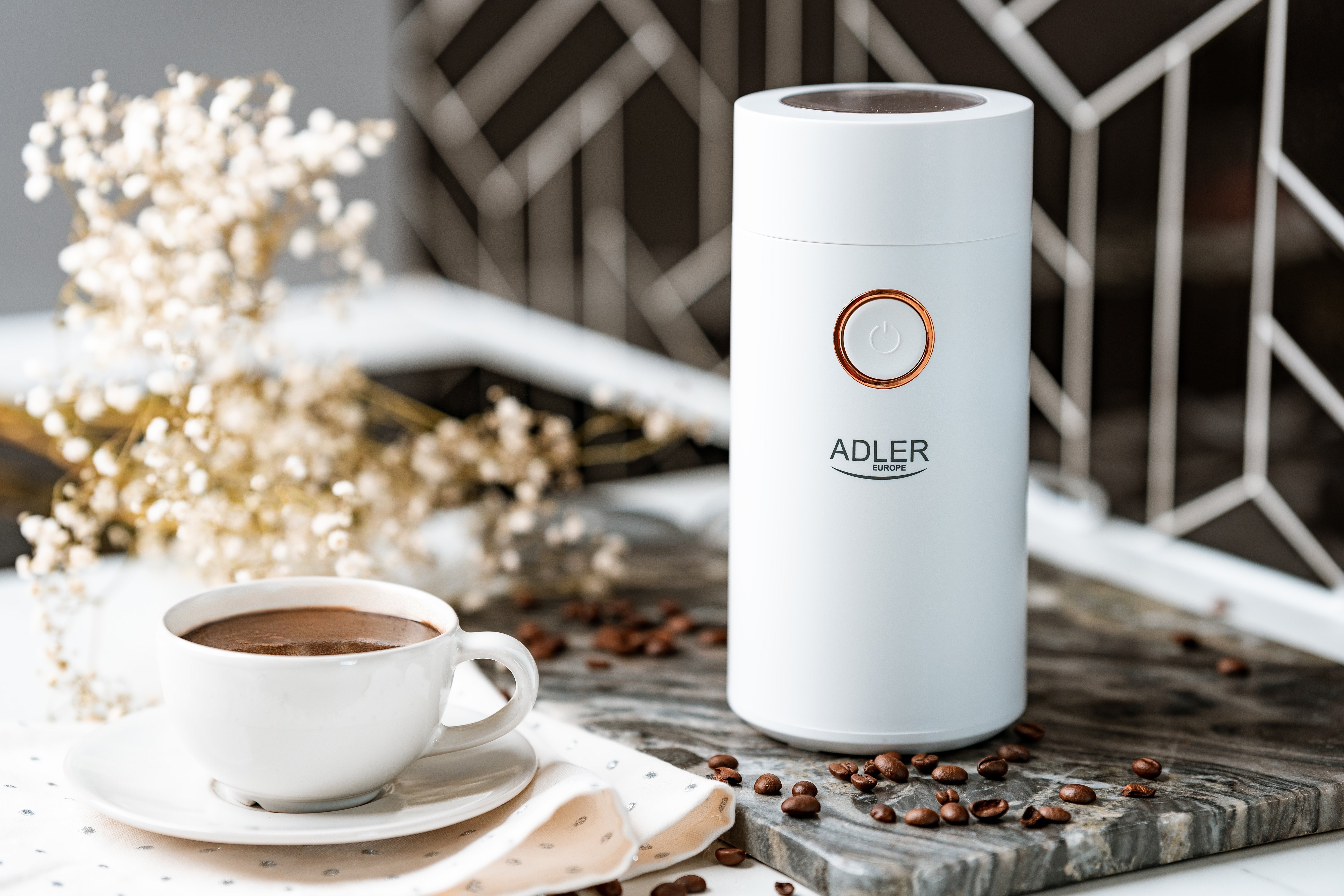 EAN 5903887800440 - Adler AD4446WG molinillo de café 150 W Blanco imagen 11