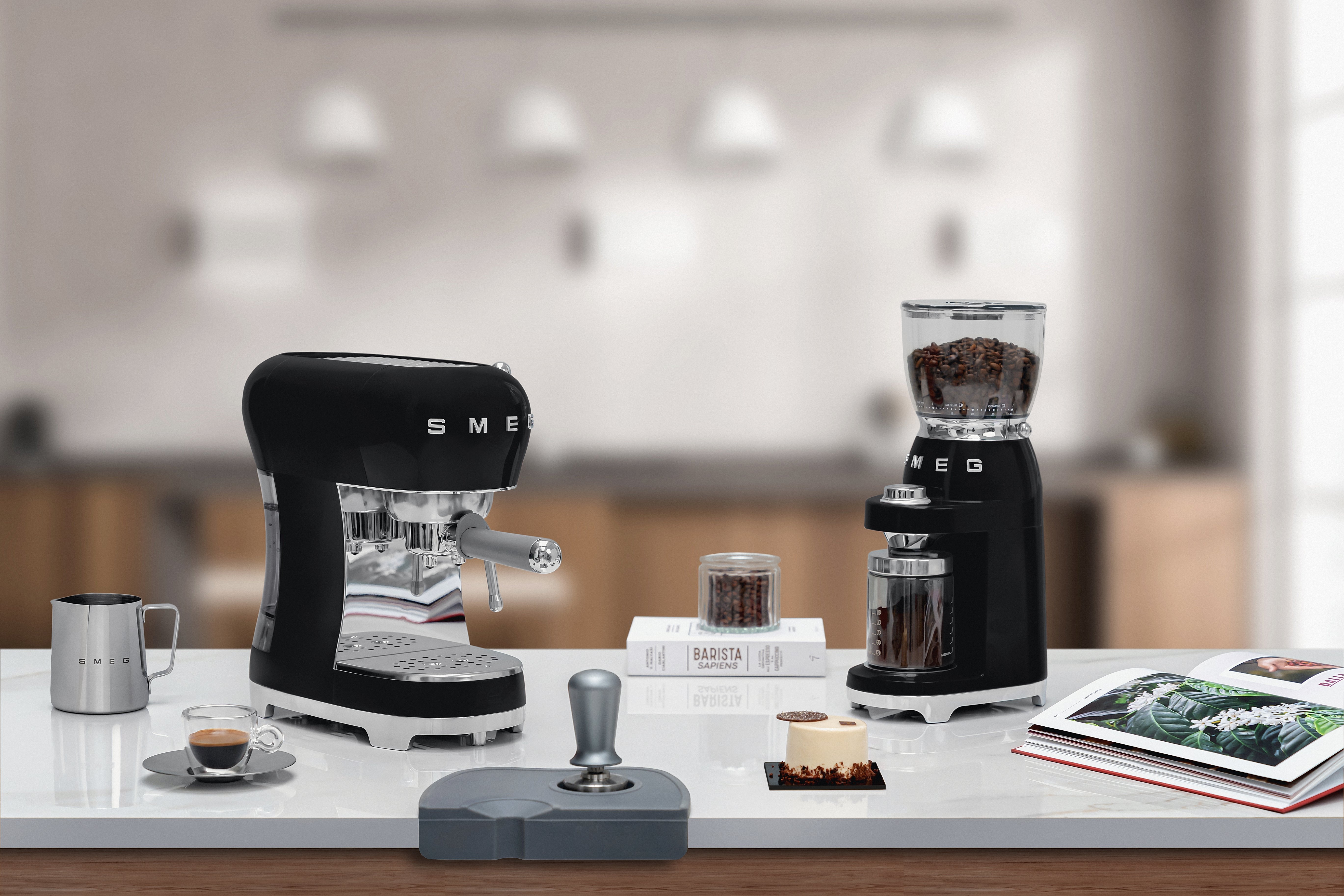 Smeg Espresso Machine (Ecf02bleu) Negro Negro