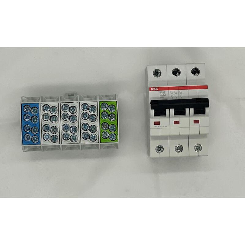 Dawn Installation Kit - Terminal Block And Mcb - Together In An Installation Kit For Charge Amps Dawn. Used Whenever You Want - Warranty: 24m