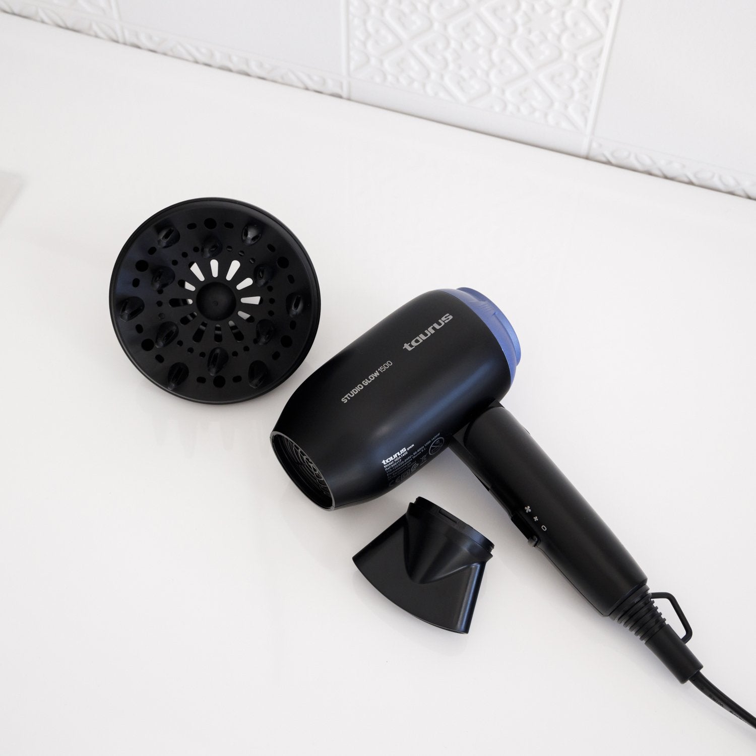 EAN 8414234001177 - Taurus Studio Glow 1500 secador 1400 W Negro imagen 2