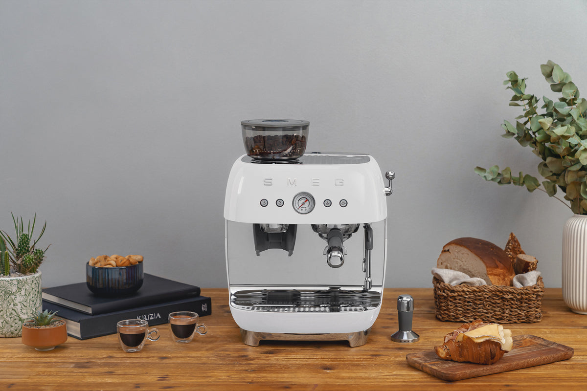 EAN 8017709329853 - Smeg EGF03WHEU cafetera eléctrica Manual Máquina espresso 2,4 L imagen 16