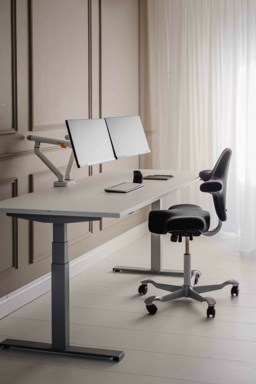 EAN 8719274677086 - BakkerElkhuizen BE Flexible Dual 88,9 cm (35") Escritorio Blanco imagen 4