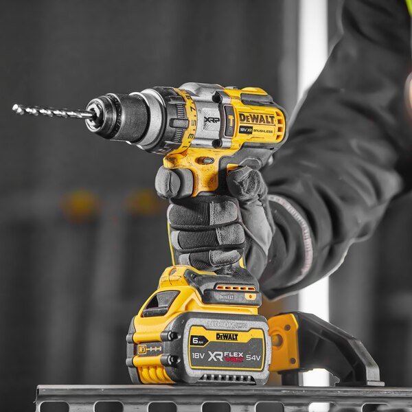 EAN 5035048742945 - DeWALT DCD999NT-XJ taladro 2250 RPM 1,61 kg Negro, Plata, Amarillo imagen 8