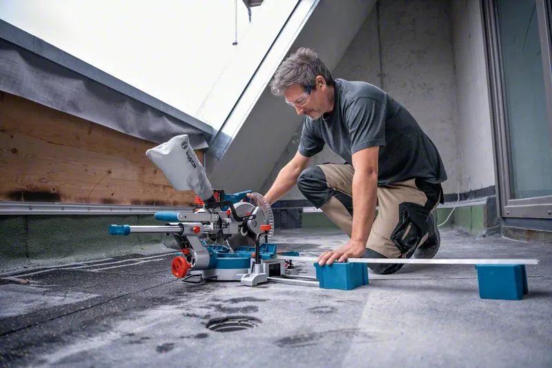 Tronzadora E Ingletadora A Batería Bosch Professional Biturbo Gcm 18v-216 D Professional Sierra Tronzadora E Ingletadora Azul, Sin Batería Ni Cargador