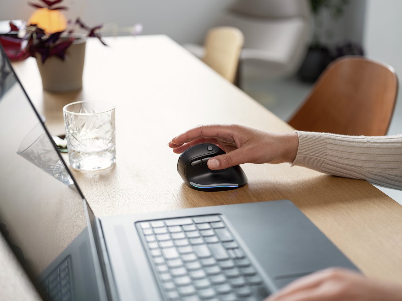 Ratón Ergonómico Inalámbrico Trust Bayo Batería Recargable Hasta 2400 Dpi